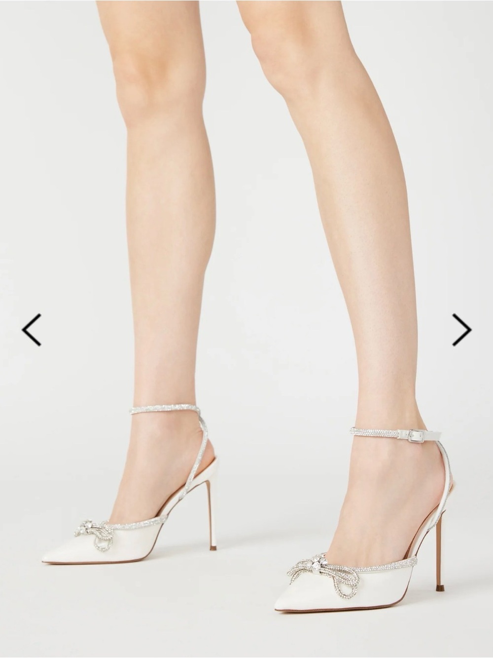 Steve Madden Viable Pump in off-white